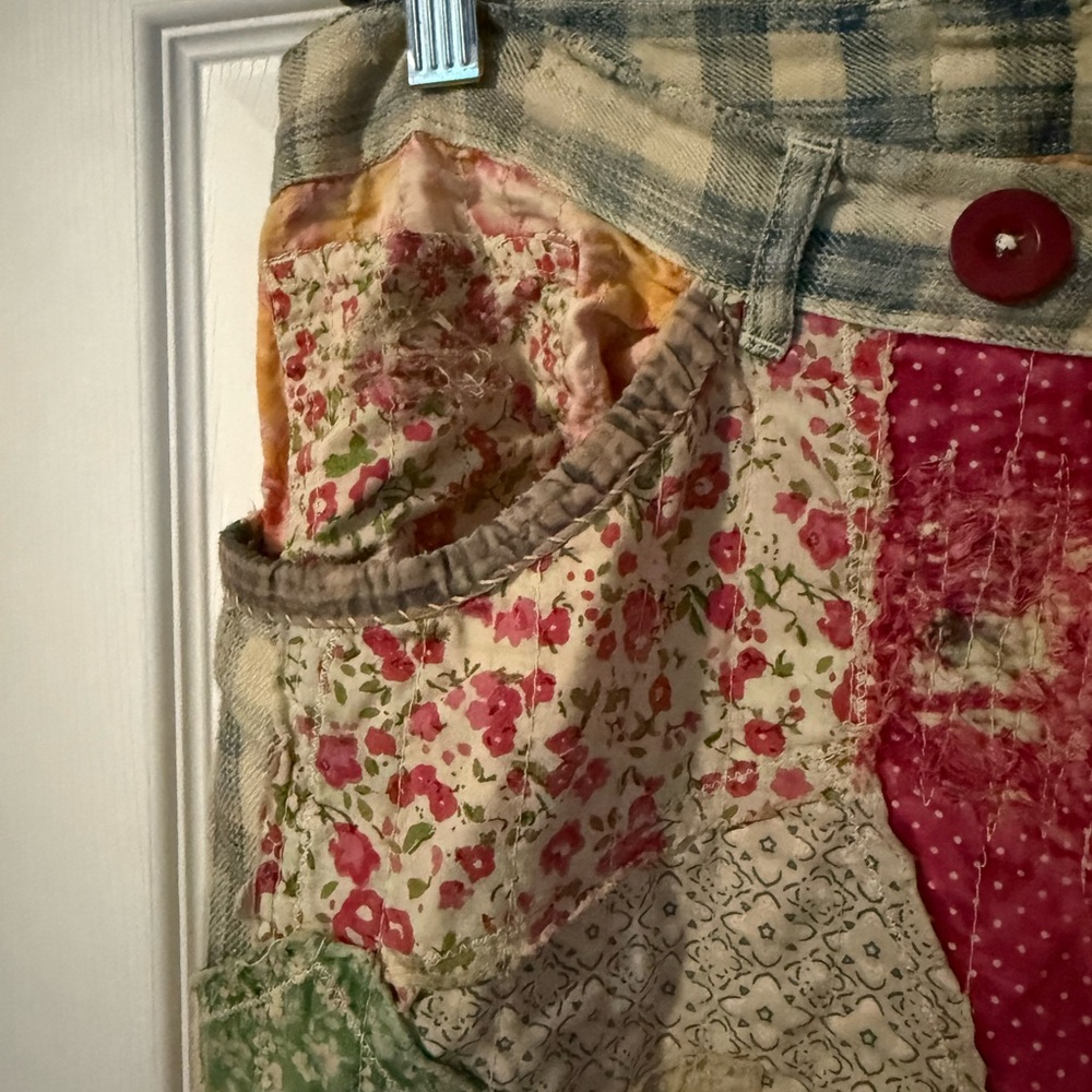 Magnolia Pearl Patchwork Pants - rabbits, elephants and bananas!  OSFM EUC. - Picture 9 of 13